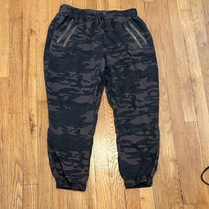 Storia Black and Gray Camouflage Joggers